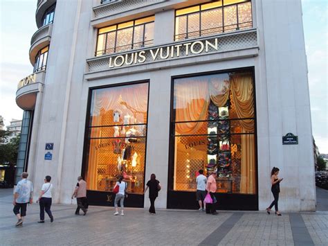 biggest lv store in paris|boutique louis vuitton paris.